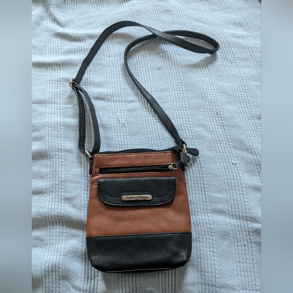 Stone mountain Cross body